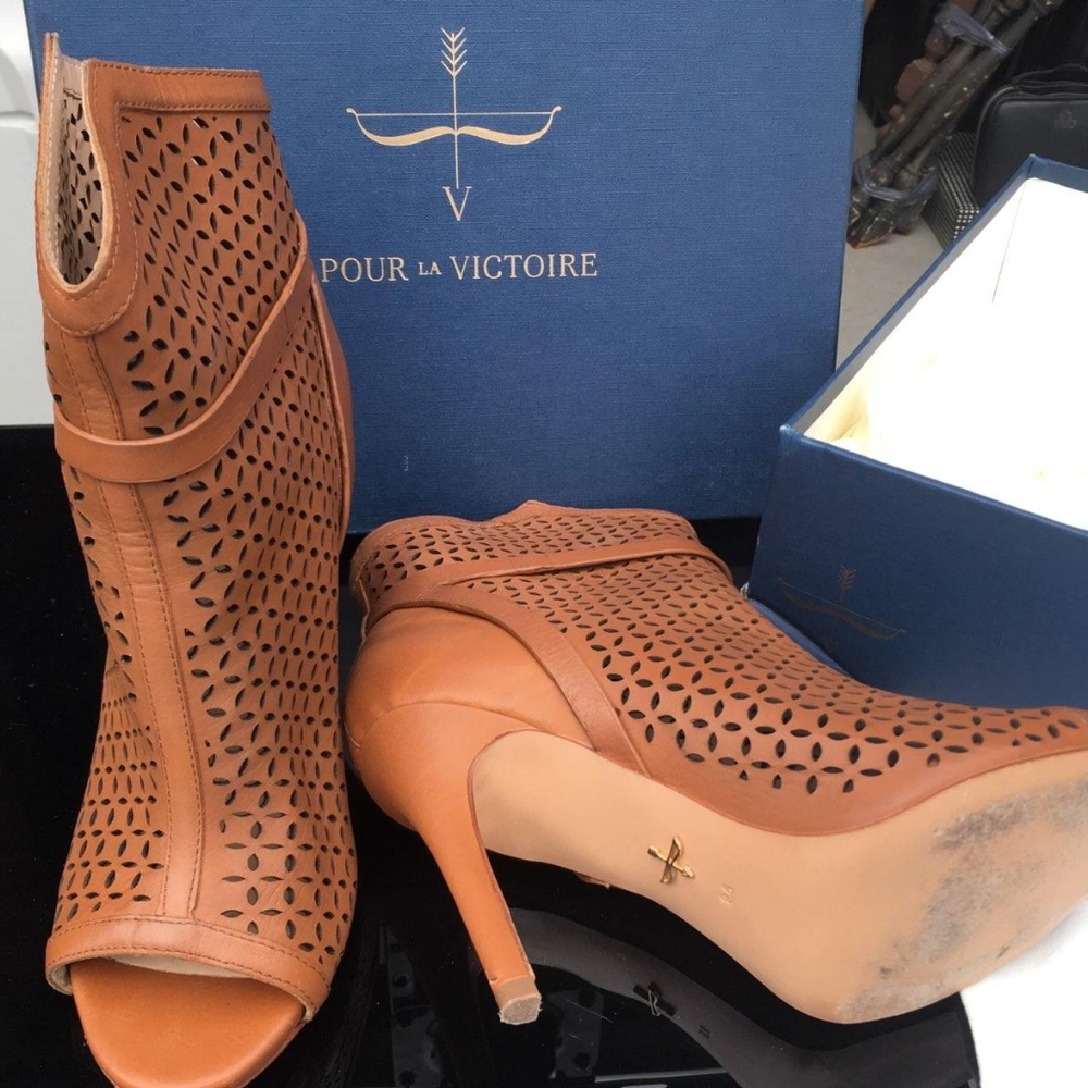 Healed Open Toe Boot - Picture 3 of 3